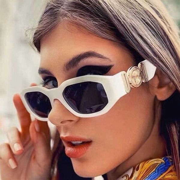 frames export irregular personality head 2023 new small frame sunglasses trend sun protection glasses, White;black
frames export irregular personality head 2023 new small frame sunglasses trend sun protection glasses, White;black