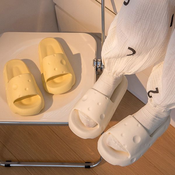 slippers 2023 cute women cheese shape soft beach sandals bathroom thick bottom nonslip couple home use flip flops 230419, Black
slippers 2023 cute women cheese shape soft beach sandals bathroom thick bottom nonslip couple home use flip flops 230419, Black