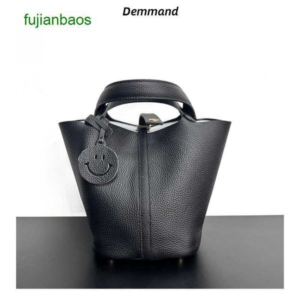 hemres picotn handbags genuine leather vegetable basket women's bag premium feel water bucket cross carrying mini black portable
hemres picotn handbags genuine leather vegetable basket women's bag premium feel water bucket cross carrying mini black portable