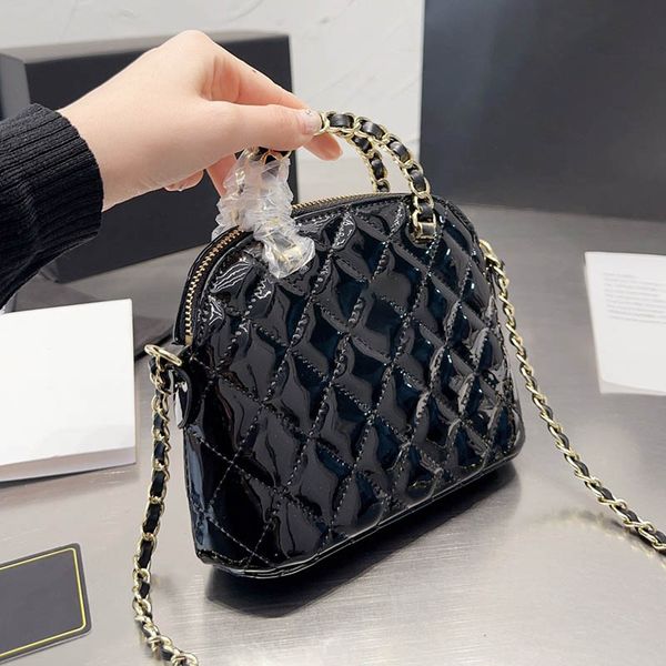 vintage mini handheld women shell shoulder bag patent leather quilted metal letter badge designer wallet evening coin pulse portable fanny p
vintage mini handheld women shell shoulder bag patent leather quilted metal letter badge designer wallet evening coin pulse portable fanny p