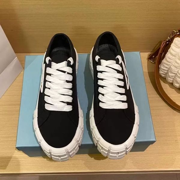 2023 women shoes canvas sneakers trainers heighten shoes fashion casual lady stylist platform solid gabardine, Black
2023 women shoes canvas sneakers trainers heighten shoes fashion casual lady stylist platform solid gabardine, Black