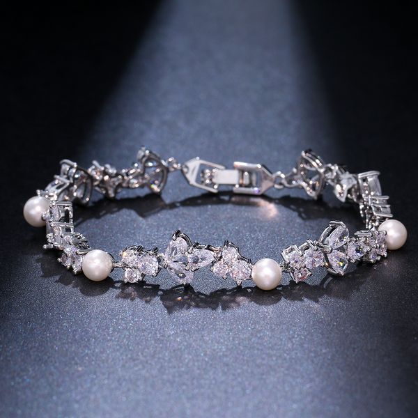 beaded emmaya elegant baroque pearl string bracelet for woman luxury zircon bee pendant bracelet fashion girl's sweet jewelry 230419, Black
beaded emmaya elegant baroque pearl string bracelet for woman luxury zircon bee pendant bracelet fashion girl's sweet jewelry 230419, Black