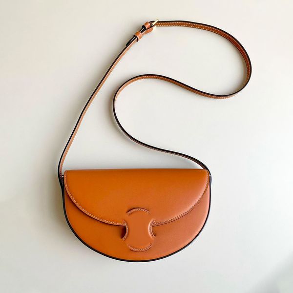 luxury designer teen triomphe half moon bags lady genuine leather fashion womens mens clutch bag cross body handbags totes travel celiny pur
luxury designer teen triomphe half moon bags lady genuine leather fashion womens mens clutch bag cross body handbags totes travel celiny pur