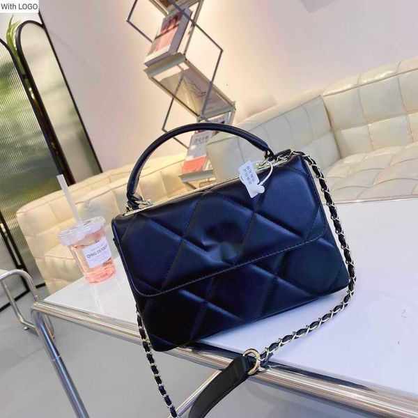 evening bags luxury brand design letter quilted shoulder cc bag womens ins style solid color simple large diamond chain bag handheld one sho, White
evening bags luxury brand design letter quilted shoulder cc bag womens ins style solid color simple large diamond chain bag handheld one sho, White
