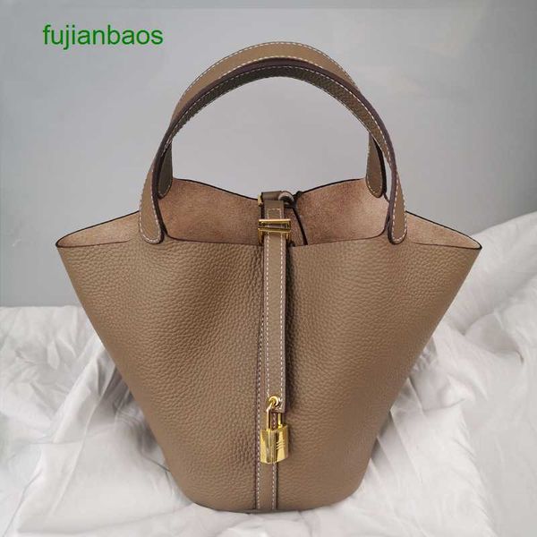 hemres picotn handbags new style leather handbag for middle-aged mother simple and fashionable bucket large capacity vegetable basket women&, Black 
hemres picotn handbags new style leather handbag for middle-aged mother simple and fashionable bucket large capacity vegetable basket women&, Black