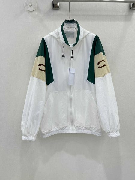 23ss suntan prevention coat women coat womens jacket womens designer clothing color matching hooded windbreaker zipper coat women clothes, Black;brown
23ss suntan prevention coat women coat womens jacket womens designer clothing color matching hooded windbreaker zipper coat women clothes, Black;brown