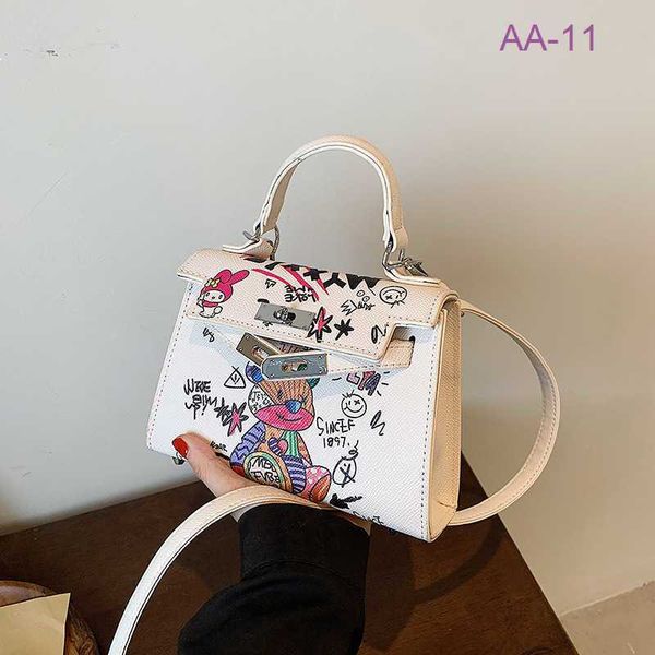 original designer cute small square bag for women 2023 summer new fashion and versatile simple casual shoulder girls hands discount
original designer cute small square bag for women 2023 summer new fashion and versatile simple casual shoulder girls hands discount