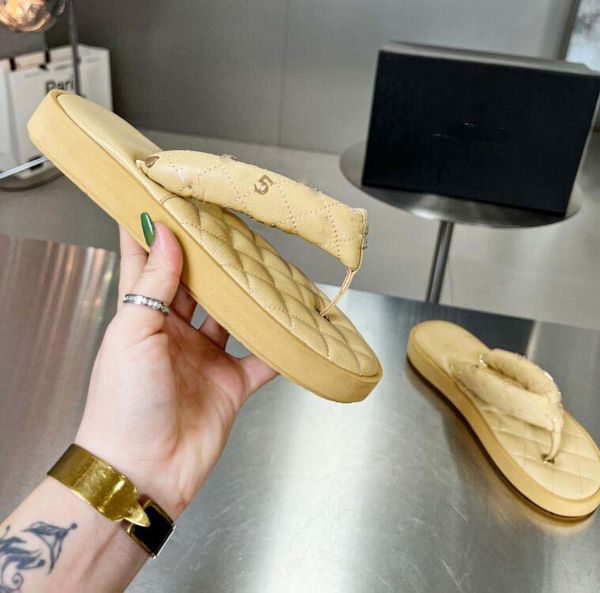 sandals slippers internet celebrity burst solid color flat heels leisure thickened outside wear stepping on poop feeling increased, Black
sandals slippers internet celebrity burst solid color flat heels leisure thickened outside wear stepping on poop feeling increased, Black