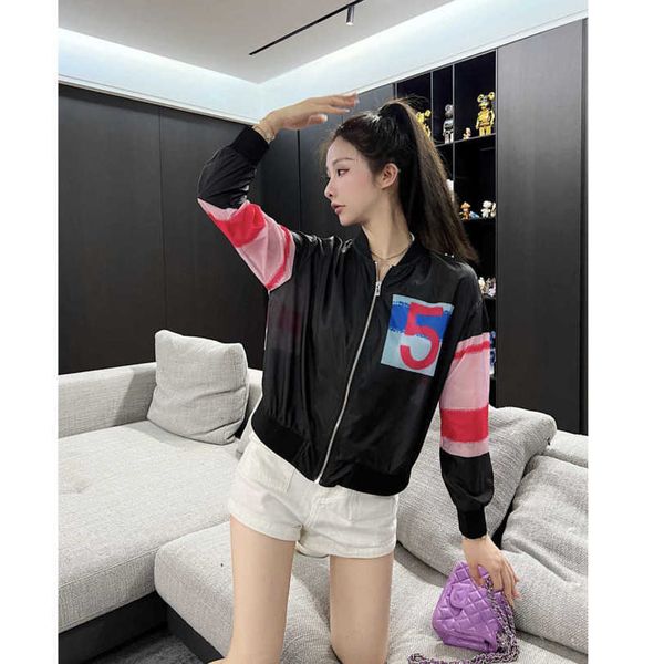 23ss womens designer clothing womens jacket suntan prevention coat women coat logo printed sunscreen trench coat women clothes a1, Black;brown
23ss womens designer clothing womens jacket suntan prevention coat women coat logo printed sunscreen trench coat women clothes a1, Black;brown
