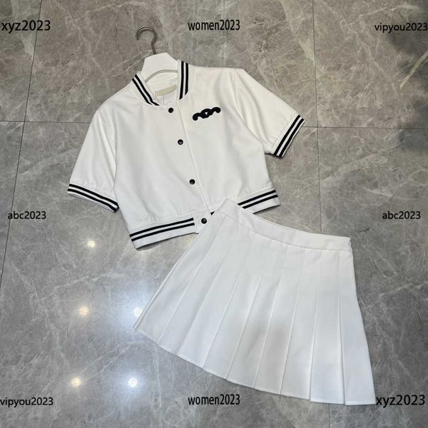 luxury women's tracksuits designer suit coat classic letter pants designer women set 2pcs short sleeved jacket and skirt new arrivals, Gray
luxury women's tracksuits designer suit coat classic letter pants designer women set 2pcs short sleeved jacket and skirt new arrivals, Gray