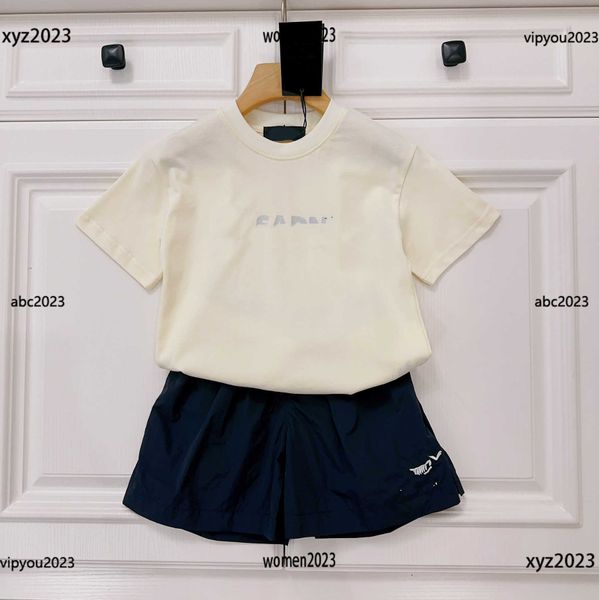 luxury tracksuits logo printing kids t-shirt sets summer child suits size 90-150 cm 2pcs round neck t-shirt and fashion shorts, White
luxury tracksuits logo printing kids t-shirt sets summer child suits size 90-150 cm 2pcs round neck t-shirt and fashion shorts, White