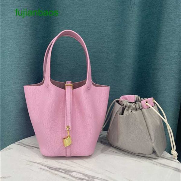 hemres picotn handbags 2023 new style vegetable basket togo grain layer cow leather bucket bun mother bag portable woman gold buckle 277k, Black
hemres picotn handbags 2023 new style vegetable basket togo grain layer cow leather bucket bun mother bag portable woman gold buckle 277k, Black