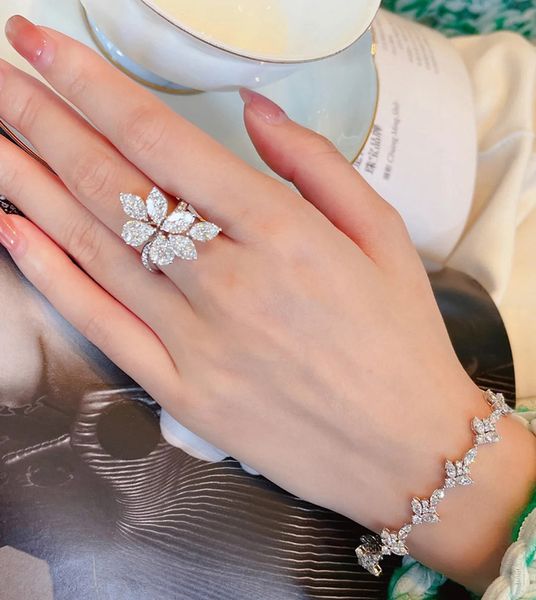 romantic flower lab diamond finger ring 925 sterling silver party wedding band rings for women promise birthday jewelry gift, Slivery;golden
romantic flower lab diamond finger ring 925 sterling silver party wedding band rings for women promise birthday jewelry gift, Slivery;golden