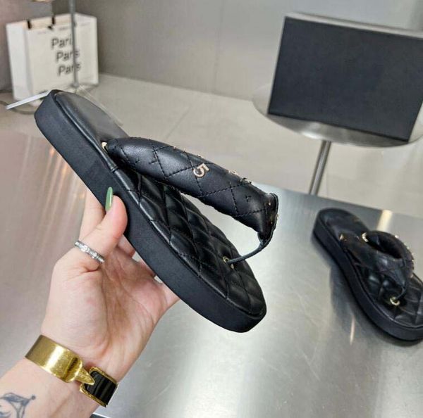 fashion slippers sliders paris slides sandals slippers for men women with original box designer beach flip flops, Black
fashion slippers sliders paris slides sandals slippers for men women with original box designer beach flip flops, Black