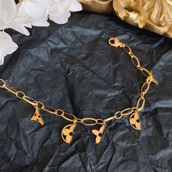 new style bracelets women bangle wristband cuff chain designer letter jewelry 18k gold plated stainless steel wedding lovers bangles gift, Golden;silver
new style bracelets women bangle wristband cuff chain designer letter jewelry 18k gold plated stainless steel wedding lovers bangles gift, Golden;silver