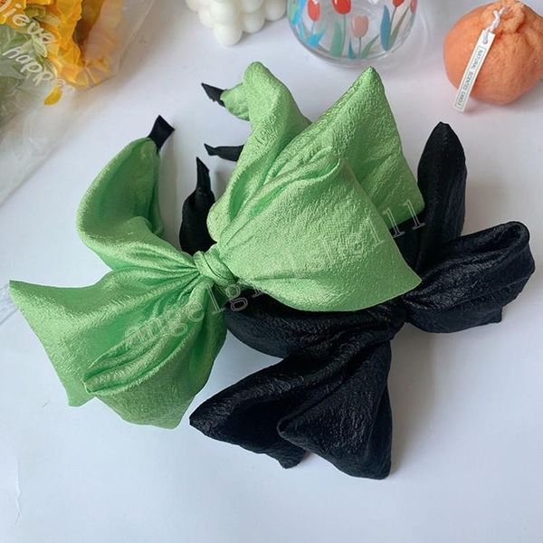 solid color fabric oversized bow headband fashion hair accessories women's trendy temperament hairband hair band headwear, Slivery;white
solid color fabric oversized bow headband fashion hair accessories women's trendy temperament hairband hair band headwear, Slivery;white