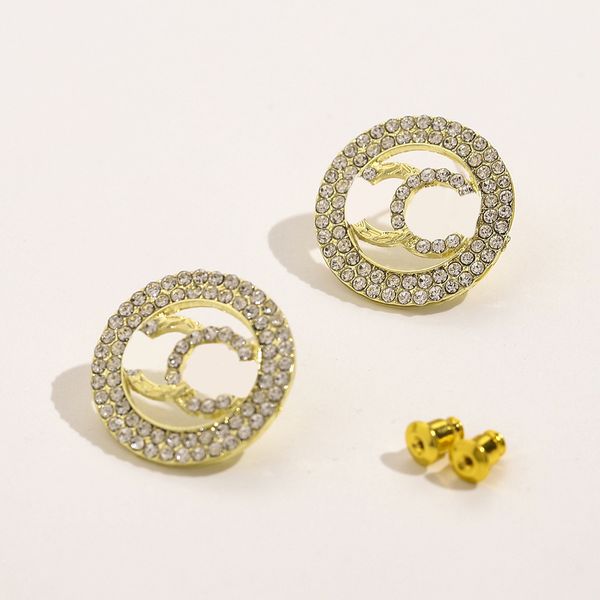 hollowed designer letter stud earrings fashion style pearl or diamond letter earring for charm women brand jewelry accessory gifts high qual, Golden;silver
hollowed designer letter stud earrings fashion style pearl or diamond letter earring for charm women brand jewelry accessory gifts high qual, Golden;silver