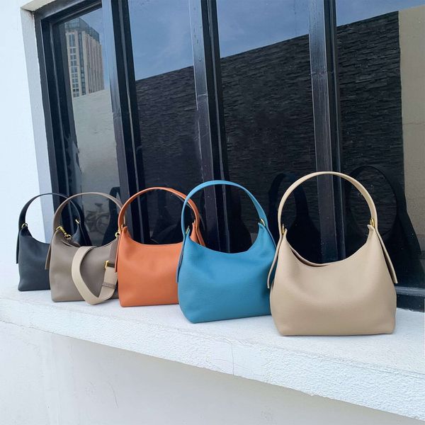 autumn new versatile fashion tote bag large capacity design feel handbag soft collapsible minimalist style women's bag
autumn new versatile fashion tote bag large capacity design feel handbag soft collapsible minimalist style women's bag