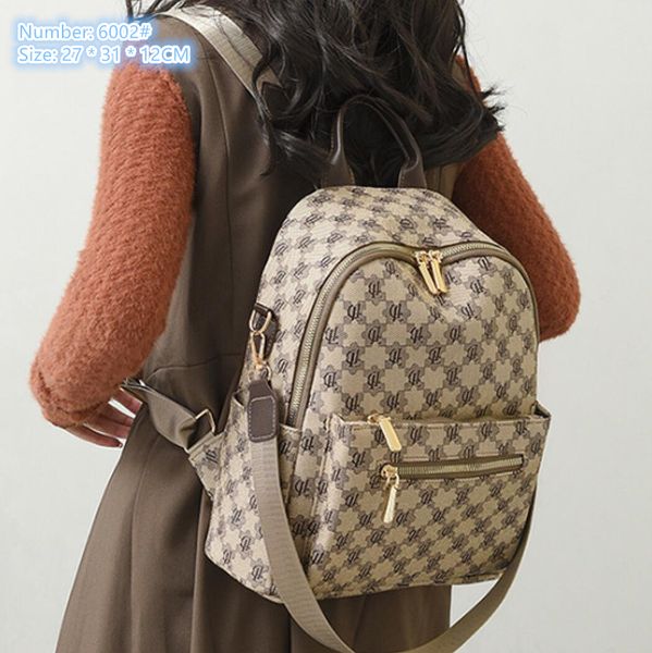 factory wholesale ladies shoulder bags 2 colors street fashion plaid handbag simple joker zipper decorative fashion backpack contrast leathe
factory wholesale ladies shoulder bags 2 colors street fashion plaid handbag simple joker zipper decorative fashion backpack contrast leathe