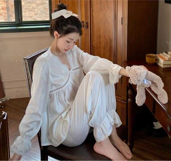 2022 early autumn new long sleeve ice silk pajamas women's thin lace small fragrance suit (solid color) can be worn outside
2022 early autumn new long sleeve ice silk pajamas women's thin lace small fragrance suit (solid color) can be worn outside