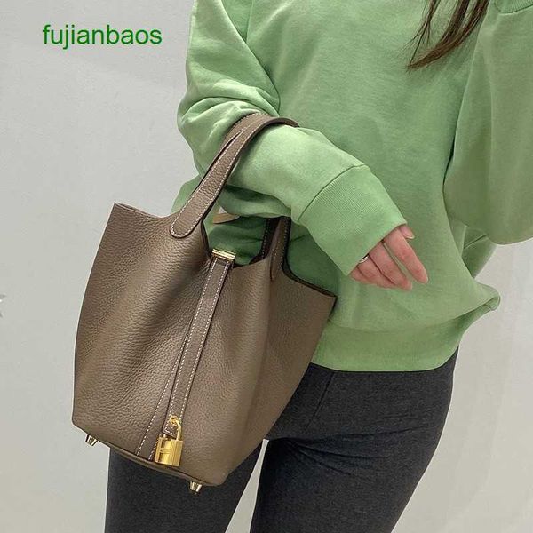 hemres picotn handbags 2023 new togo leather vegetable basket bag portable bucket simple large capacity high grade light luxury women's, Black
hemres picotn handbags 2023 new togo leather vegetable basket bag portable bucket simple large capacity high grade light luxury women's, Black