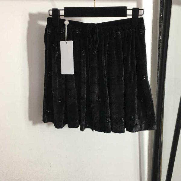 23ss mini skirts black pleated skirt womens designer clothing small fragrance sequin letter velvet short half skirt women clothes a1
23ss mini skirts black pleated skirt womens designer clothing small fragrance sequin letter velvet short half skirt women clothes a1