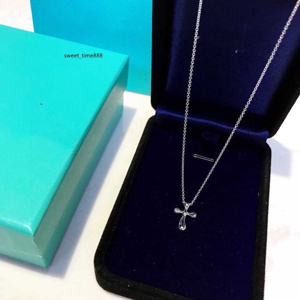 luxury designer pendant necklace sterling cross charm with short chain choker for women jewelry box party gift wedding anniversay valentine, Silver
luxury designer pendant necklace sterling cross charm with short chain choker for women jewelry box party gift wedding anniversay valentine, Silver