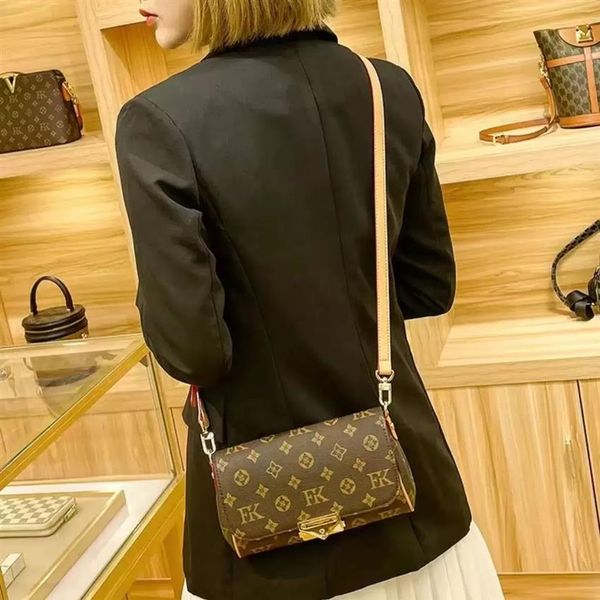 brand women bags designer evening bag fashion chainbags simple lady shoulder-bags classic woman handbag luxury totes female chainb350u
brand women bags designer evening bag fashion chainbags simple lady shoulder-bags classic woman handbag luxury totes female chainb350u