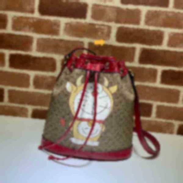 luxury brand bags cow year bucket 655597 woman embossing handbag leather shoulder ophidia padlock messenge 482z, Black;white
luxury brand bags cow year bucket 655597 woman embossing handbag leather shoulder ophidia padlock messenge 482z, Black;white