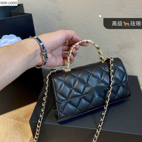 evening bags luxury brand design letter quilted shoulder chain cc bag new fragrant 22a mouth cap zero purse juezizi enamel coating handle sm, White
evening bags luxury brand design letter quilted shoulder chain cc bag new fragrant 22a mouth cap zero purse juezizi enamel coating handle sm, White
