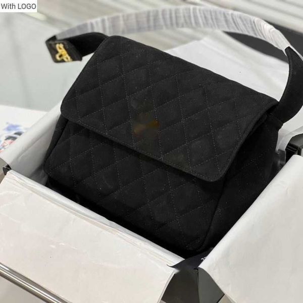 waist bags luxury brand design letter shoulder chain cc bag new mid ancient shoulder bag suede material is elegant and sweet 80h3, White
waist bags luxury brand design letter shoulder chain cc bag new mid ancient shoulder bag suede material is elegant and sweet 80h3, White