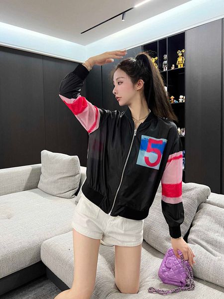 23ss womens designer clothing womens jacket suntan prevention coat women coat logo printed sunscreen trench coat women clothes, Black;brown
23ss womens designer clothing womens jacket suntan prevention coat women coat logo printed sunscreen trench coat women clothes, Black;brown