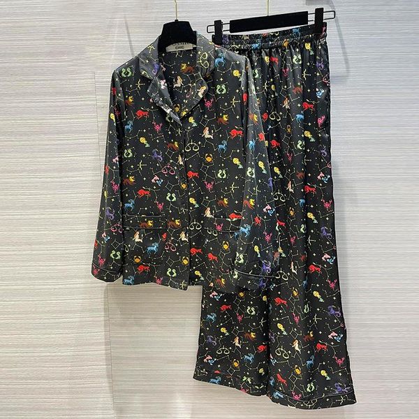 pants 22 summer women constellation rayon pajamas set runway long sleeve lapel shirt elastic waist trousers lady casual 2 pieces set, White
pants 22 summer women constellation rayon pajamas set runway long sleeve lapel shirt elastic waist trousers lady casual 2 pieces set, White