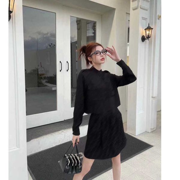 23ss shirt skirt set womens designer clothing double f jacquard lace-up short crop stand collar long sleeve shirt elastic waist short half s, White
23ss shirt skirt set womens designer clothing double f jacquard lace-up short crop stand collar long sleeve shirt elastic waist short half s, White