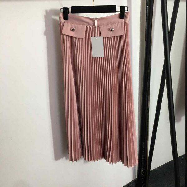 23ss maxi dress pleated skirt womens designer clothing love button fake pocket high waist pleated half skirt women clothes, Black
23ss maxi dress pleated skirt womens designer clothing love button fake pocket high waist pleated half skirt women clothes, Black