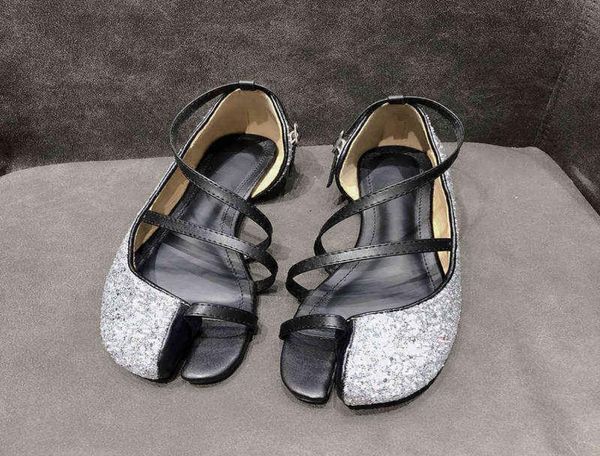 dress shoes women split toe ninja tabi pump woman mixed color leather sandal ladie open round heel flat buckle tie 2207152315459, Black
dress shoes women split toe ninja tabi pump woman mixed color leather sandal ladie open round heel flat buckle tie 2207152315459, Black
