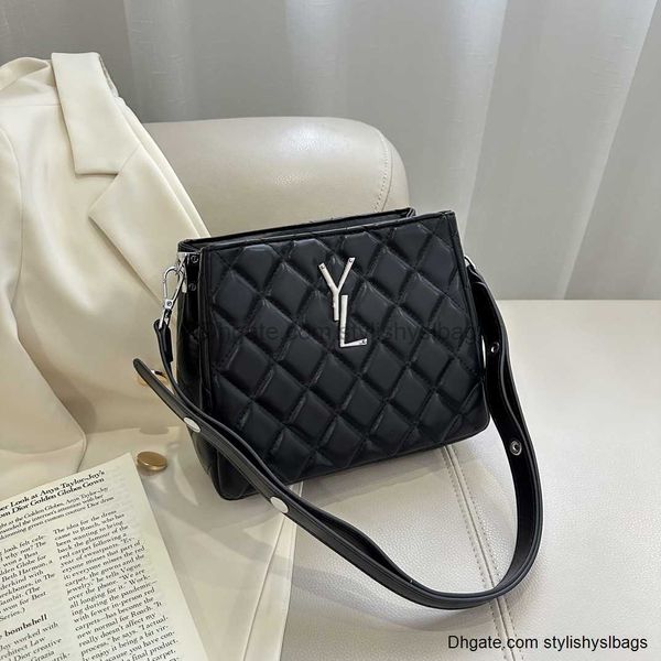 designer bag womens fashion handbags shoulder bags tote bagg ladies classic diagonal stripes quilted chains double flap medium cross body
designer bag womens fashion handbags shoulder bags tote bagg ladies classic diagonal stripes quilted chains double flap medium cross body