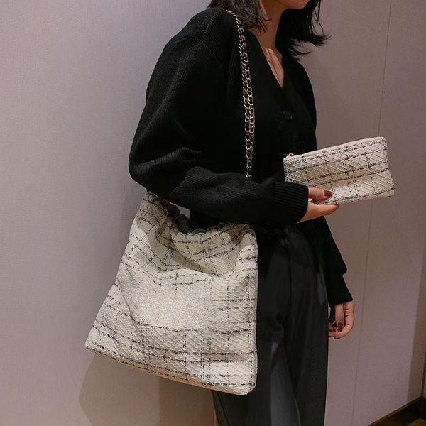 new famaous brand women's woolen bag spring popular one-shoulder crossbody classic style bucket combination bags 
new famaous brand women's woolen bag spring popular one-shoulder crossbody classic style bucket combination bags