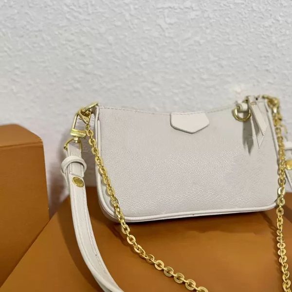 2023 fashion women luxurys crossbody bag famous classical designer messenger lady cross body bags handbag female tote satchel purse black go, Black;red
2023 fashion women luxurys crossbody bag famous classical designer messenger lady cross body bags handbag female tote satchel purse black go, Black;red