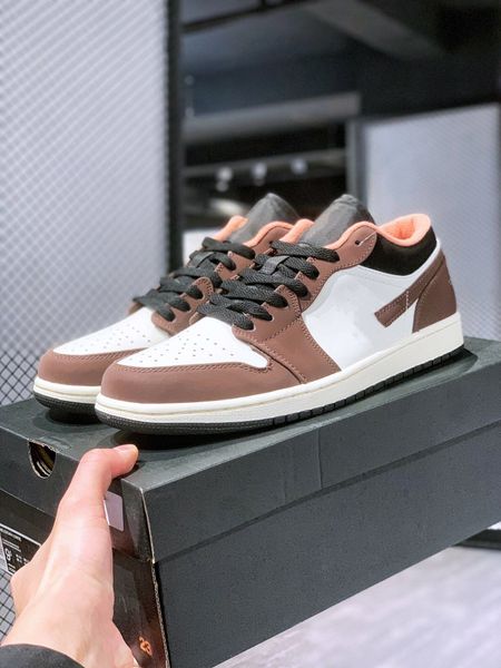 2023 latest designer basketball shoes sneakers 1 1s low mocha light chocolate black sail crimson bliss ts influence on this brown
2023 latest designer basketball shoes sneakers 1 1s low mocha light chocolate black sail crimson bliss ts influence on this brown