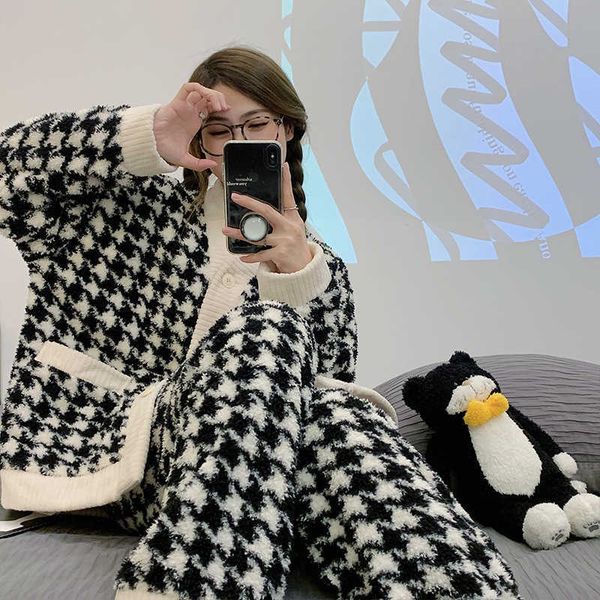 2022 new coral fleece pajamas for women's upscale super thick small style dormitory home furnishes with network red long loose fit
2022 new coral fleece pajamas for women's upscale super thick small style dormitory home furnishes with network red long loose fit