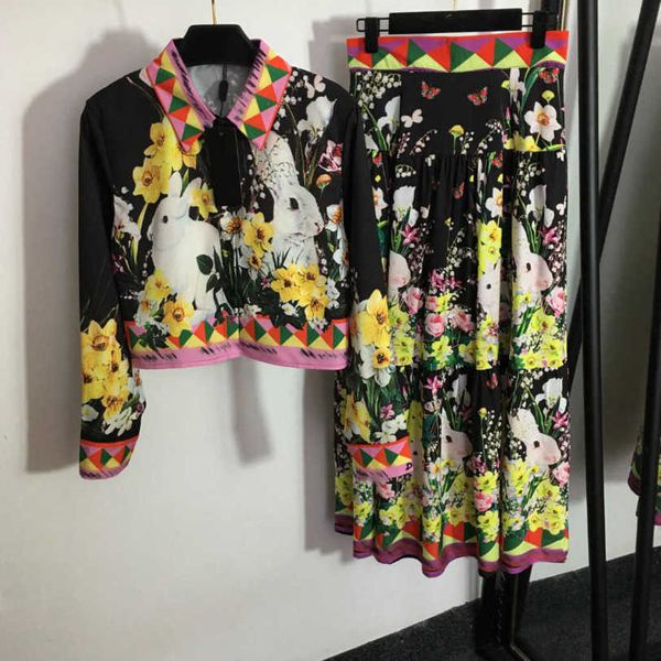 23ss womens designer clothing skirt set shirt suit rabbit flower print lapel long sleeve shirt high waist hemline skirt sets womens clothing, White
23ss womens designer clothing skirt set shirt suit rabbit flower print lapel long sleeve shirt high waist hemline skirt sets womens clothing, White