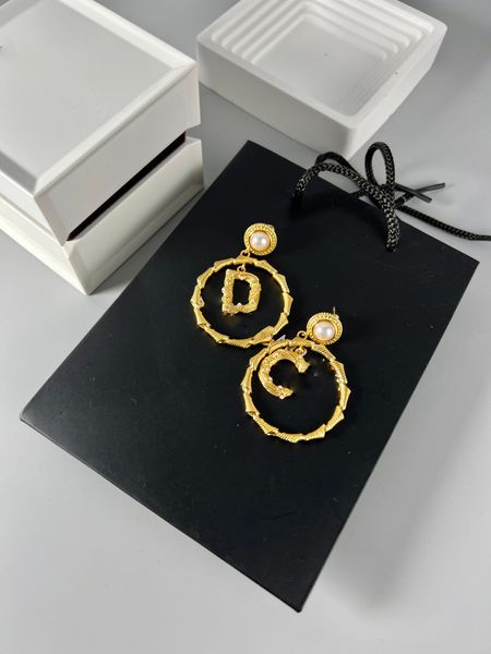 2023 fashion new hoops sport designer earrings pearl earrings elegant and beautiful very show face white no box, Golden;silver
2023 fashion new hoops sport designer earrings pearl earrings elegant and beautiful very show face white no box, Golden;silver