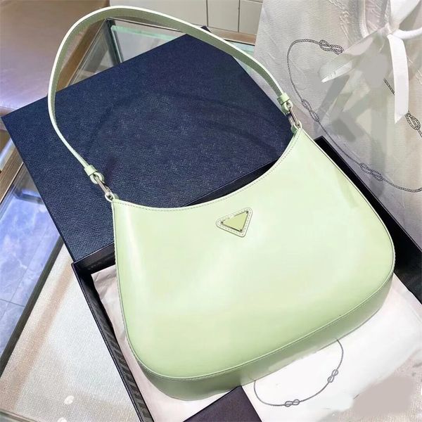 underarm bags designer handbags with triangle enamel alloy decor popular sac a main magnetic buckle closure shoulder bag delicate leather xb
underarm bags designer handbags with triangle enamel alloy decor popular sac a main magnetic buckle closure shoulder bag delicate leather xb