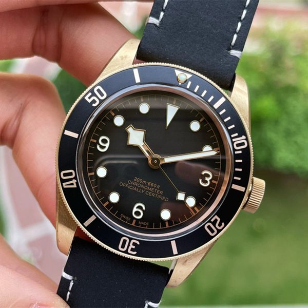 tudors black bay aaa 3a quality watches brand 41mm men with gift box sapphire crystal automatic mechanical leather band a03, Slivery;black
tudors black bay aaa 3a quality watches brand 41mm men with gift box sapphire crystal automatic mechanical leather band a03, Slivery;black