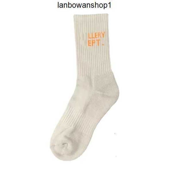 2 pairs designer sock autumn and winter graffiti letters street art pure color cotton towel bottom sports socks men women fashionr9og, Black
2 pairs designer sock autumn and winter graffiti letters street art pure color cotton towel bottom sports socks men women fashionr9og, Black