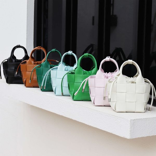 woven drawstring bucket bag spring new fashion simple vegetable basket handbag one shoulder diagonal straddle bag
woven drawstring bucket bag spring new fashion simple vegetable basket handbag one shoulder diagonal straddle bag