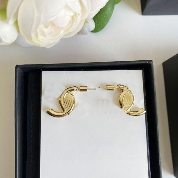 designer c earring luxury stud earing women fashion jewelry metal letter ccity crystal pearl earrings cjeweler woman gift ohrringe 545451, Golden;silver
designer c earring luxury stud earing women fashion jewelry metal letter ccity crystal pearl earrings cjeweler woman gift ohrringe 545451, Golden;silver