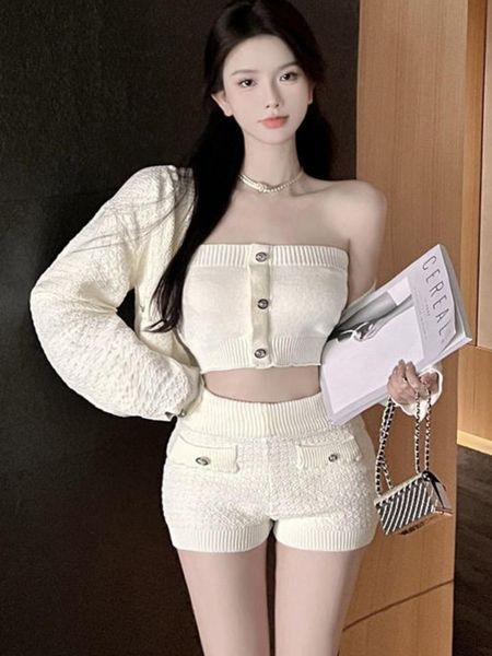 dress 2022 autumn new weet knitted three piece set women short cardigan coat + bra + shorts suits fashion casual 3 piece pant sets, White
dress 2022 autumn new weet knitted three piece set women short cardigan coat + bra + shorts suits fashion casual 3 piece pant sets, White