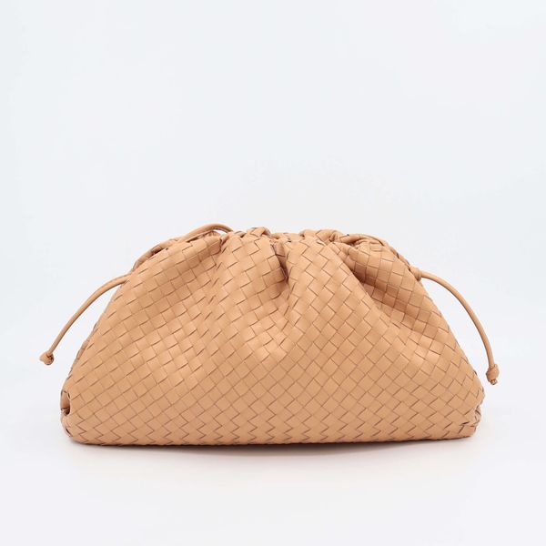 fine woven cloud bag, popular new soft leather dumpling bag, fashionable single shoulder diagonal cross hand bag, female
fine woven cloud bag, popular new soft leather dumpling bag, fashionable single shoulder diagonal cross hand bag, female